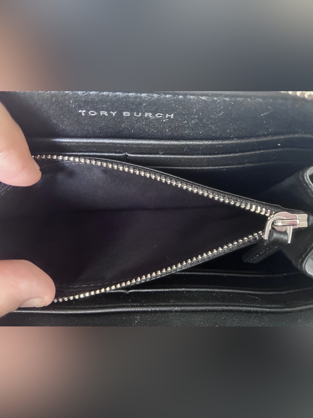 LIKE NEW! TORY BURCH Snakeskin Leather Zip Wallet Gray White Black Snake Print - Picture 5 of 9